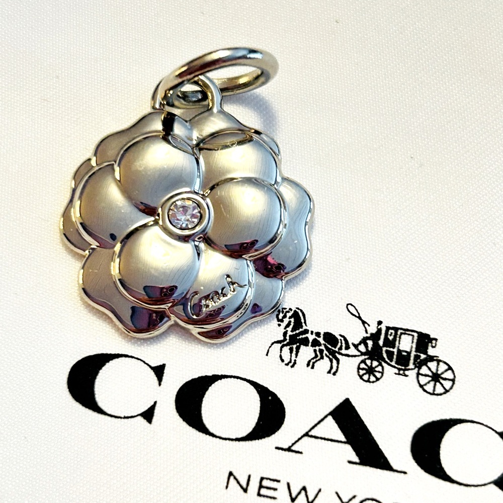 💰SOLD💰RARE Coach Hawaiian Flower Charm - Picture 8 of 8